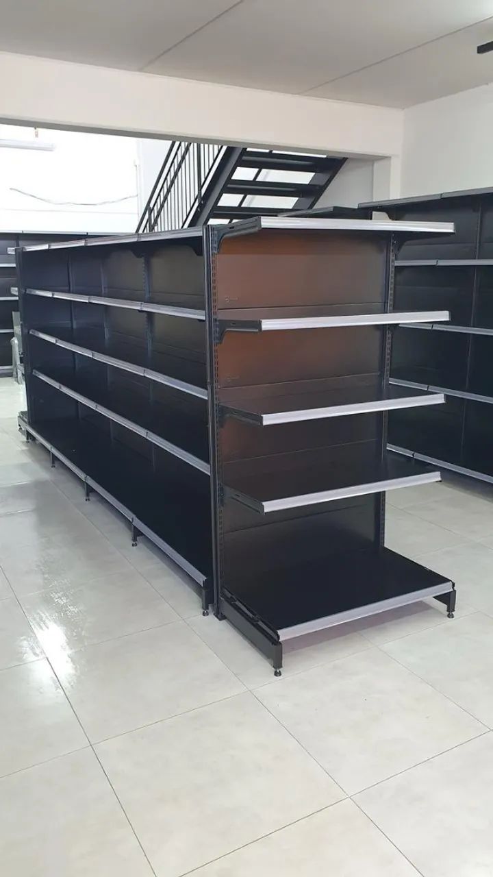 GÔNDOLAS COMERCIAIS PRETAS