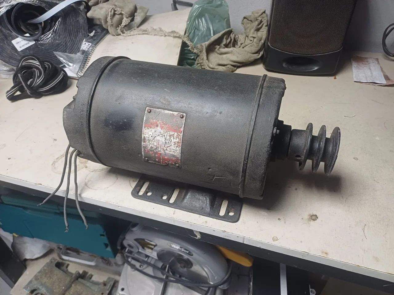 Motor trifásico 2cv baixa rotação 3.600  rpm valor R$450,00 perfeito estadom