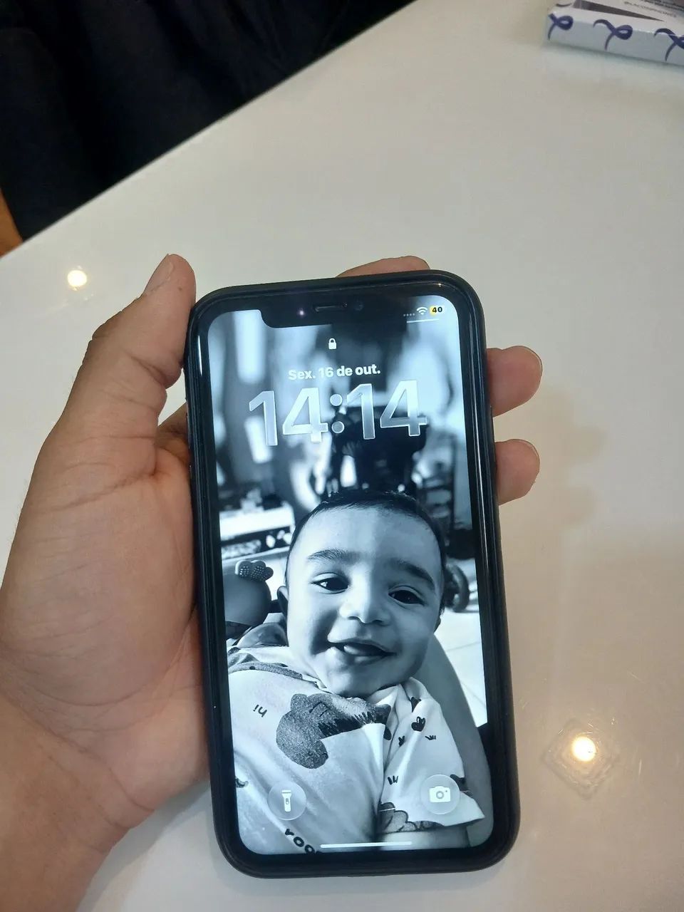 Vendo iphone 11 branco 128Gb - Foto 2