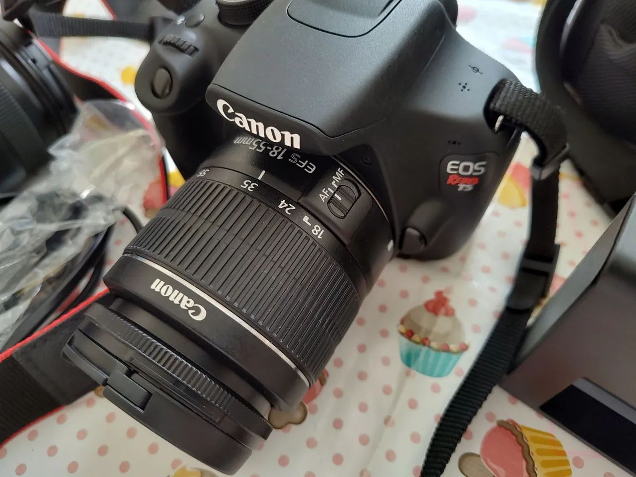 Câmera fotográfica Canon T5 completa e com uma lente adicional. - Foto 2