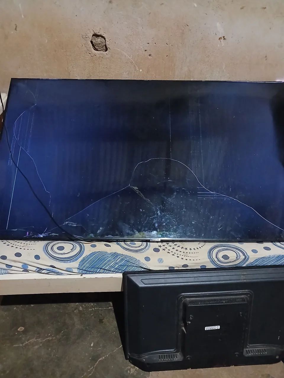 Tv samsung 65 polegadas, com defeito 
