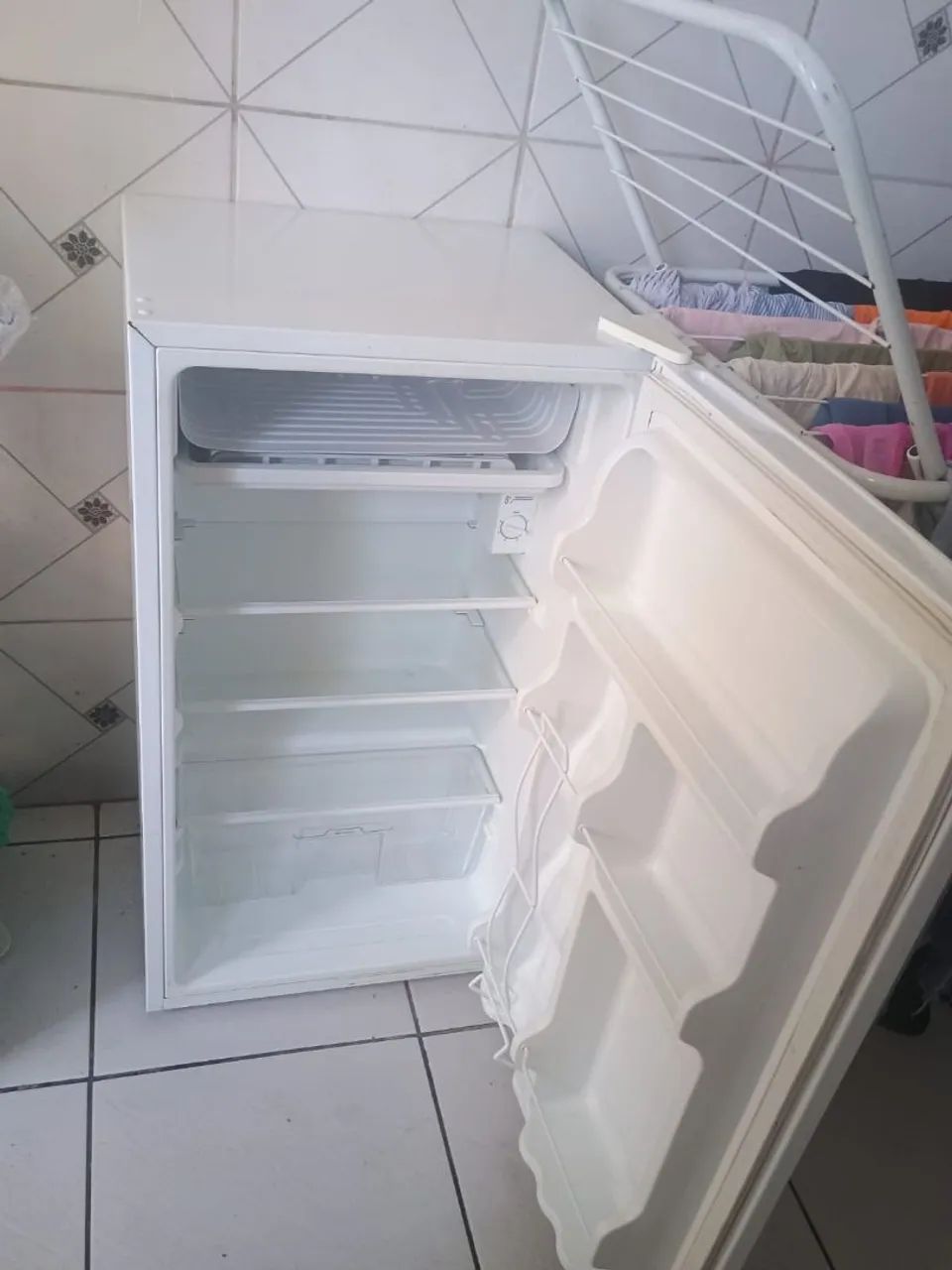 Frigobar Midea 93L  - Foto 2