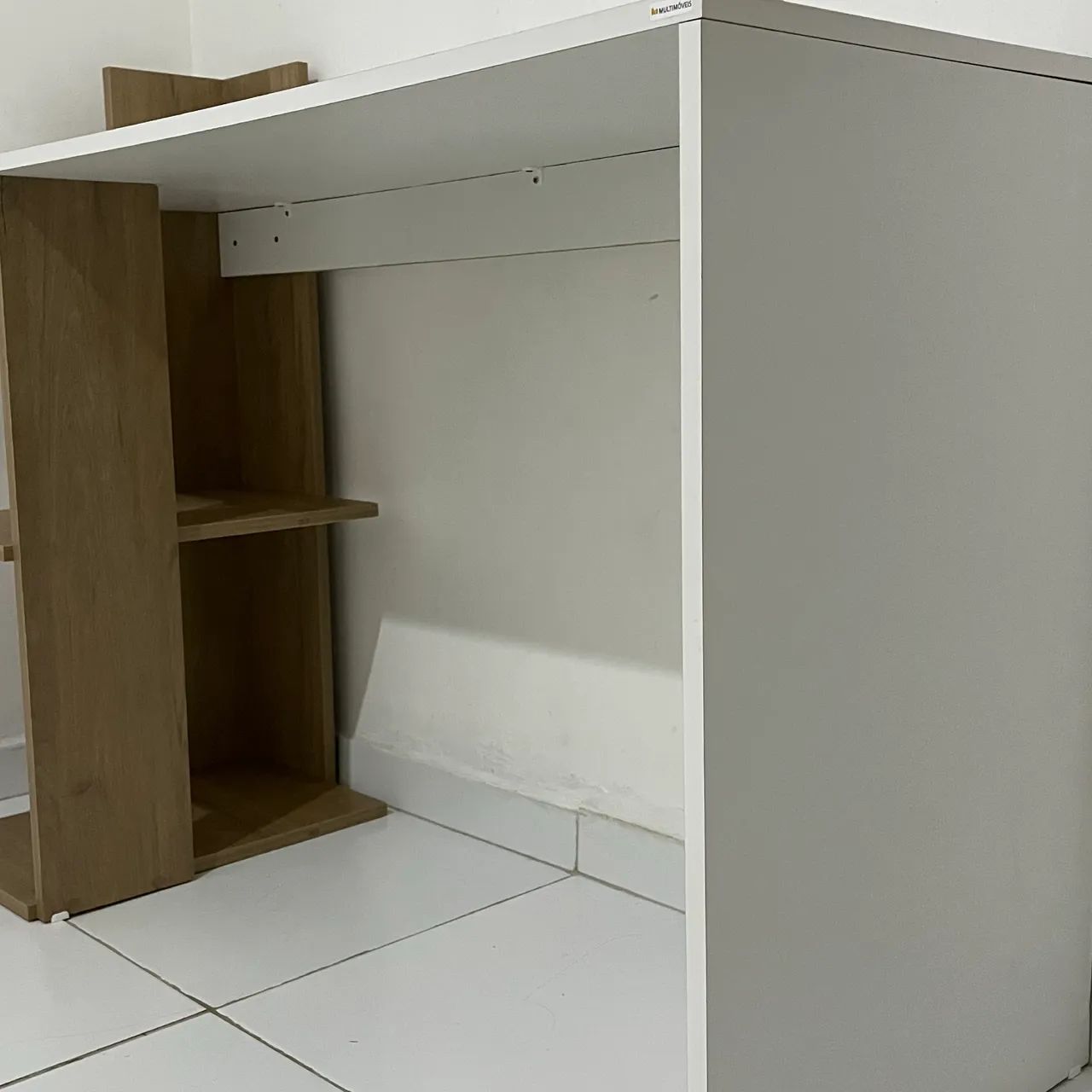 Mesa de estudo 444717737161543683
