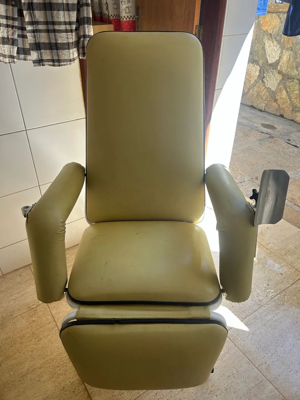 CADEIRA HOSPITALAR