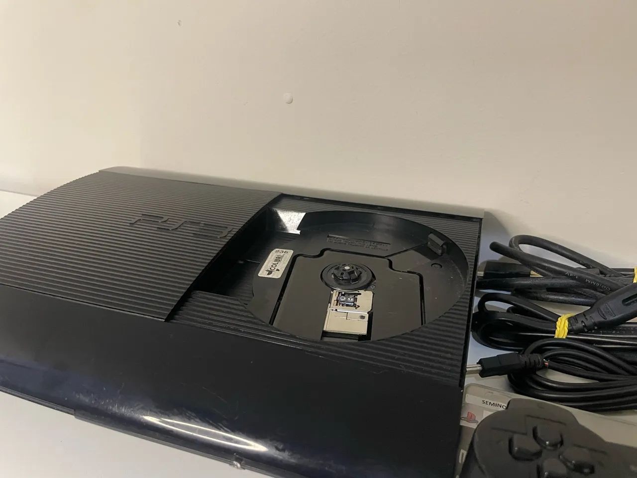 PS3 Super Slim 500 GB - Envio OLX Pay - Foto 3