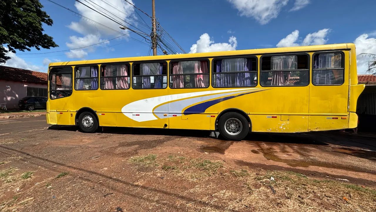 Vendo ônibus em ótimo estado 40 passageiros  - Foto 15