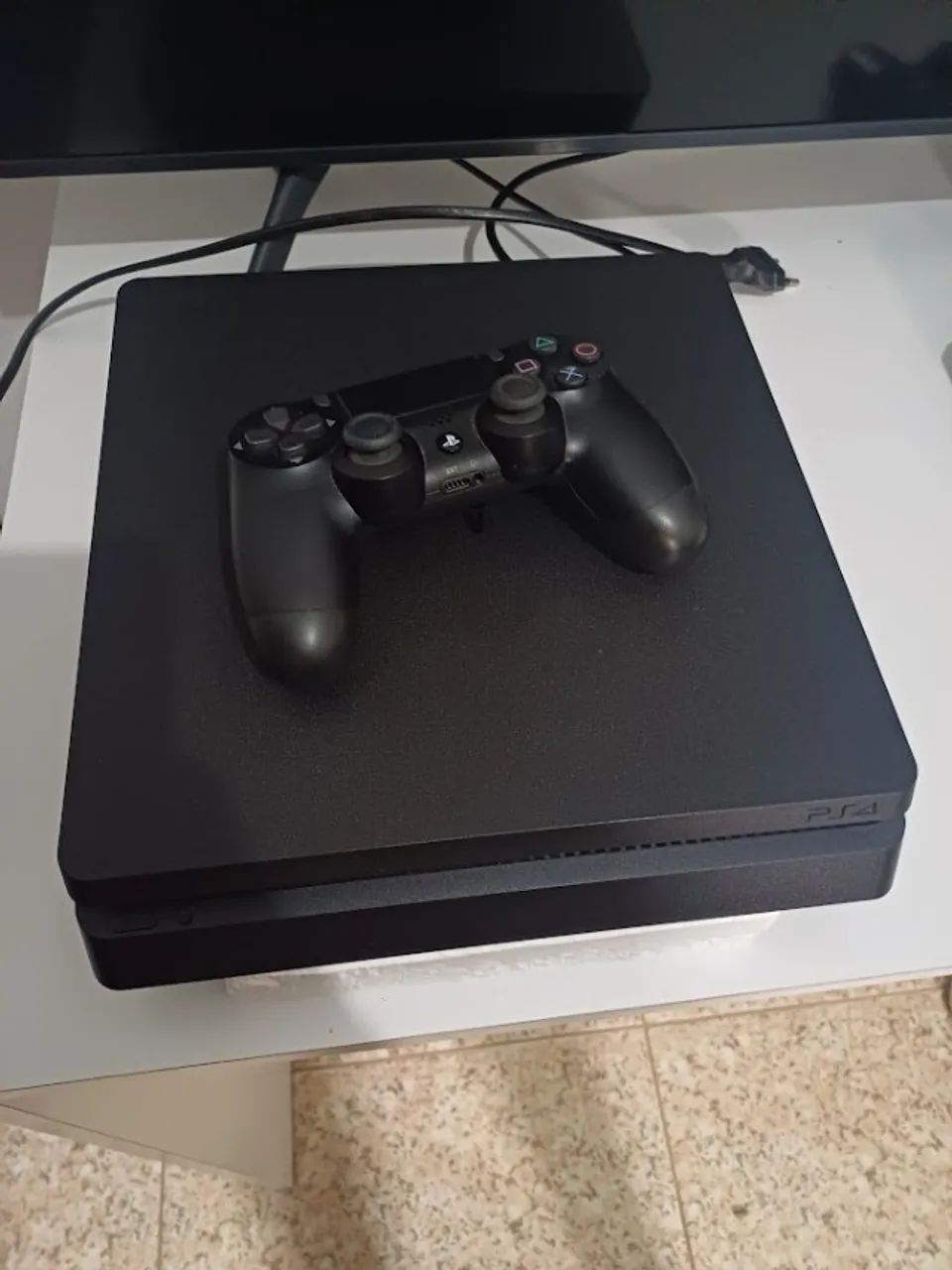 PS4 SLIM 1TB