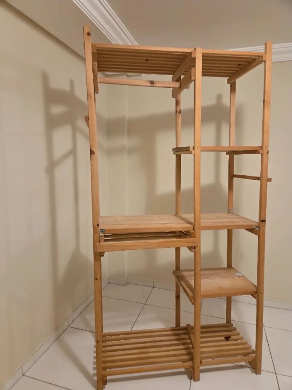 Arara (guarda roupa aberto) - Foto 3