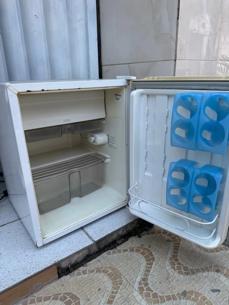 Frigobar compacto 80 Lt  - Foto 4