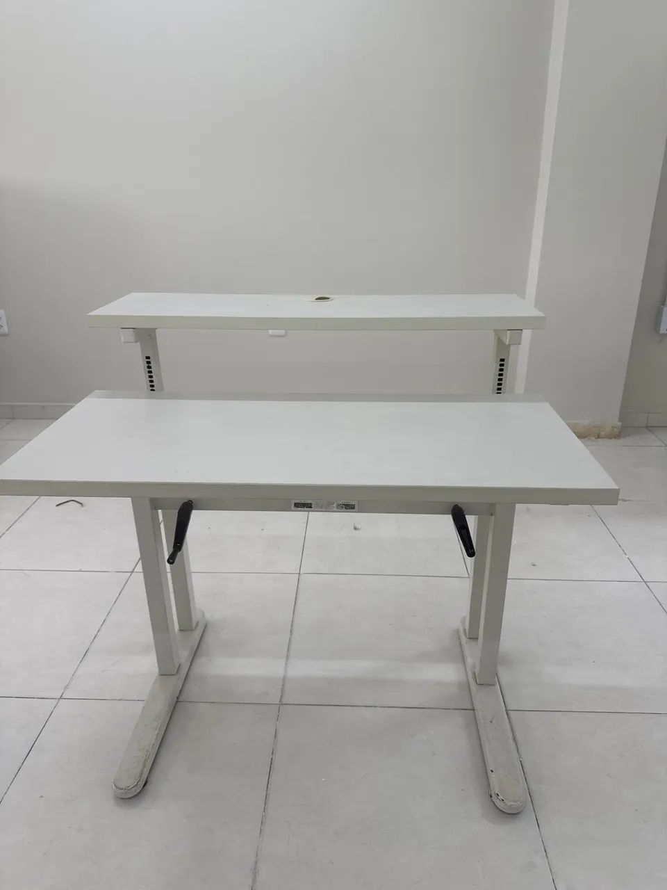 Mesas com elevação ajustável para escritório 