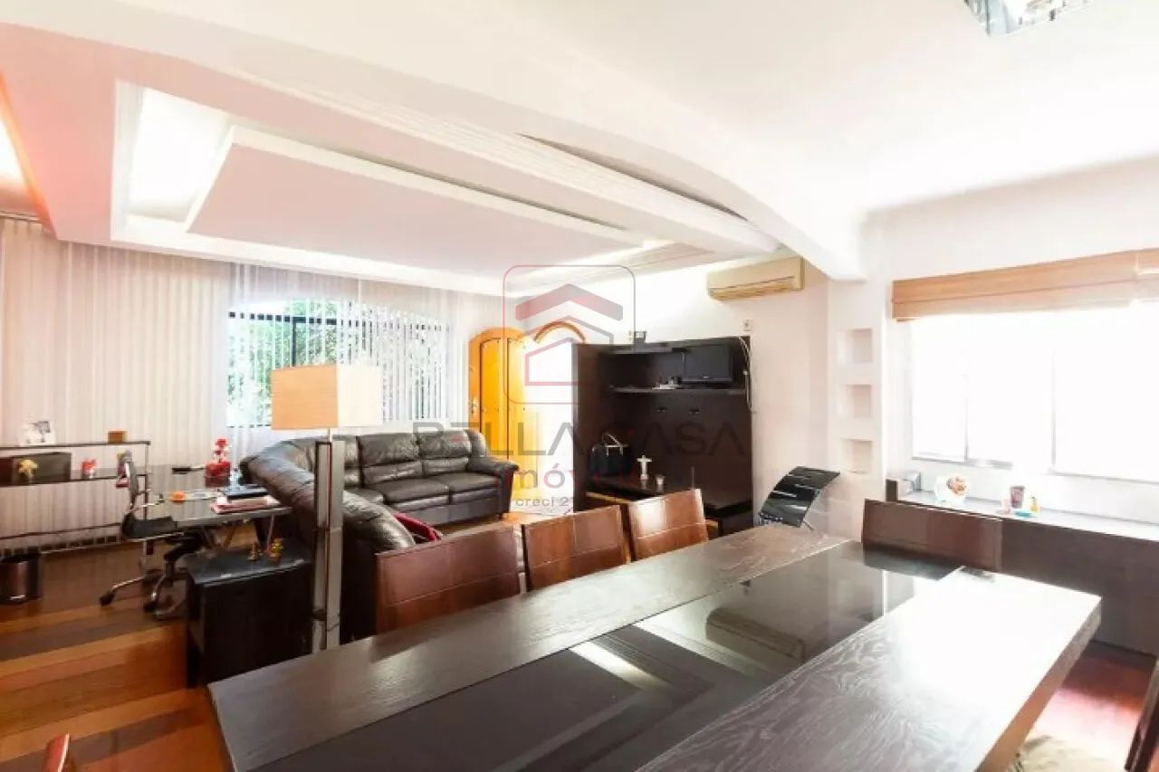 Casa à venda com 260m², 4 quartos e 6 vagas