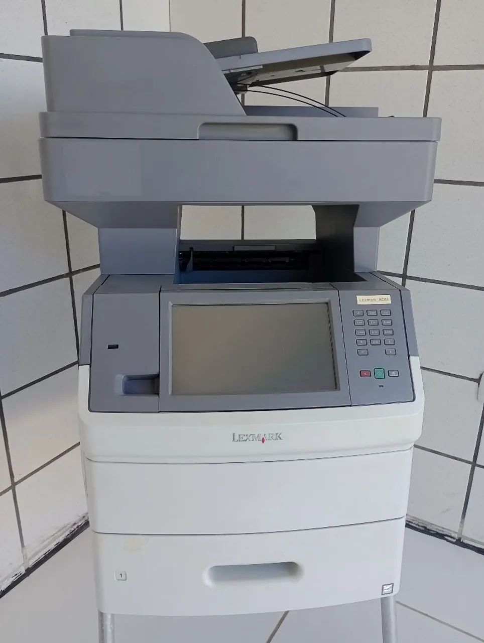 Poderosa impressora Lexmark modelo x656dn.