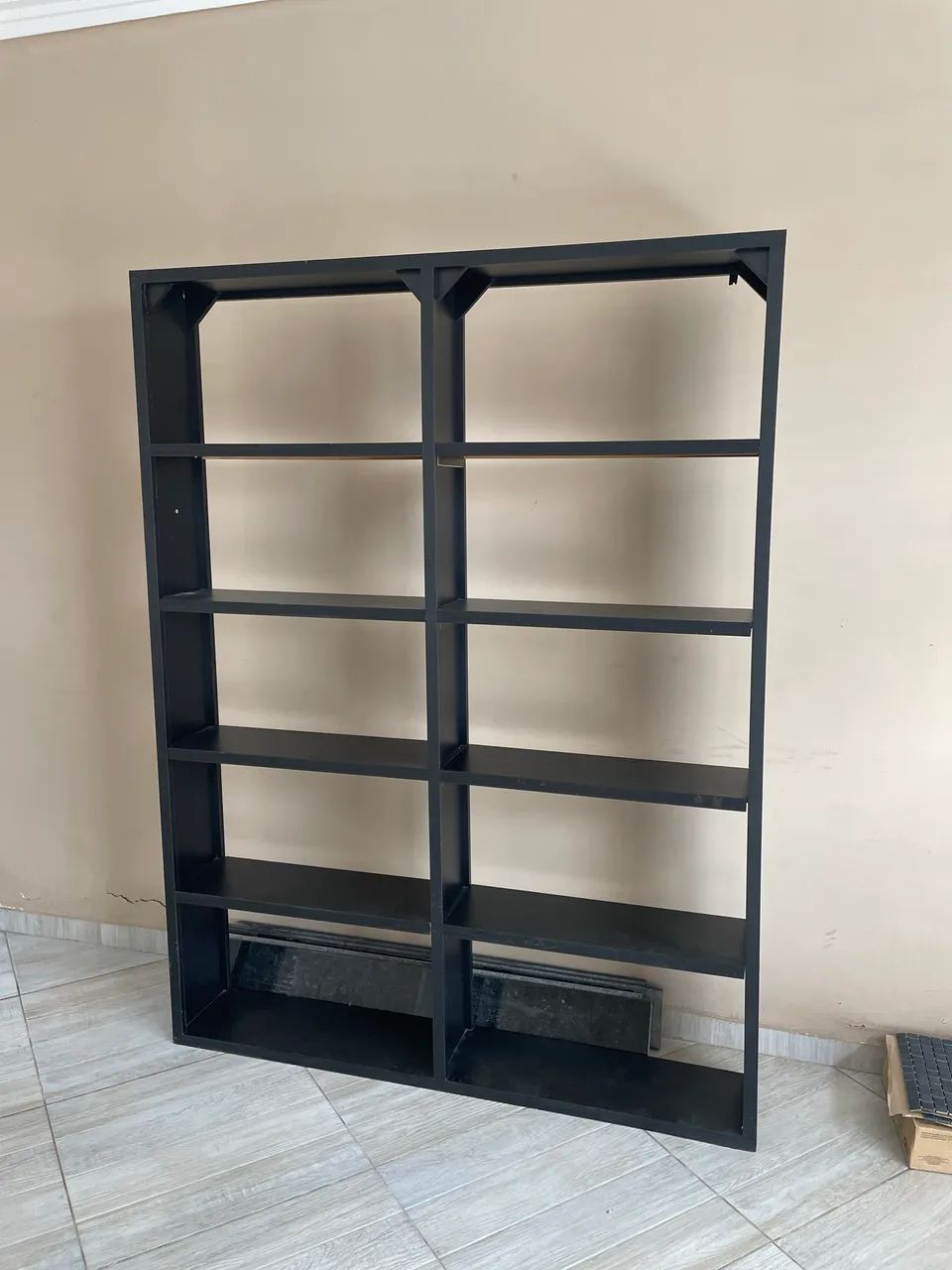 ESTANTE PRETA MDF