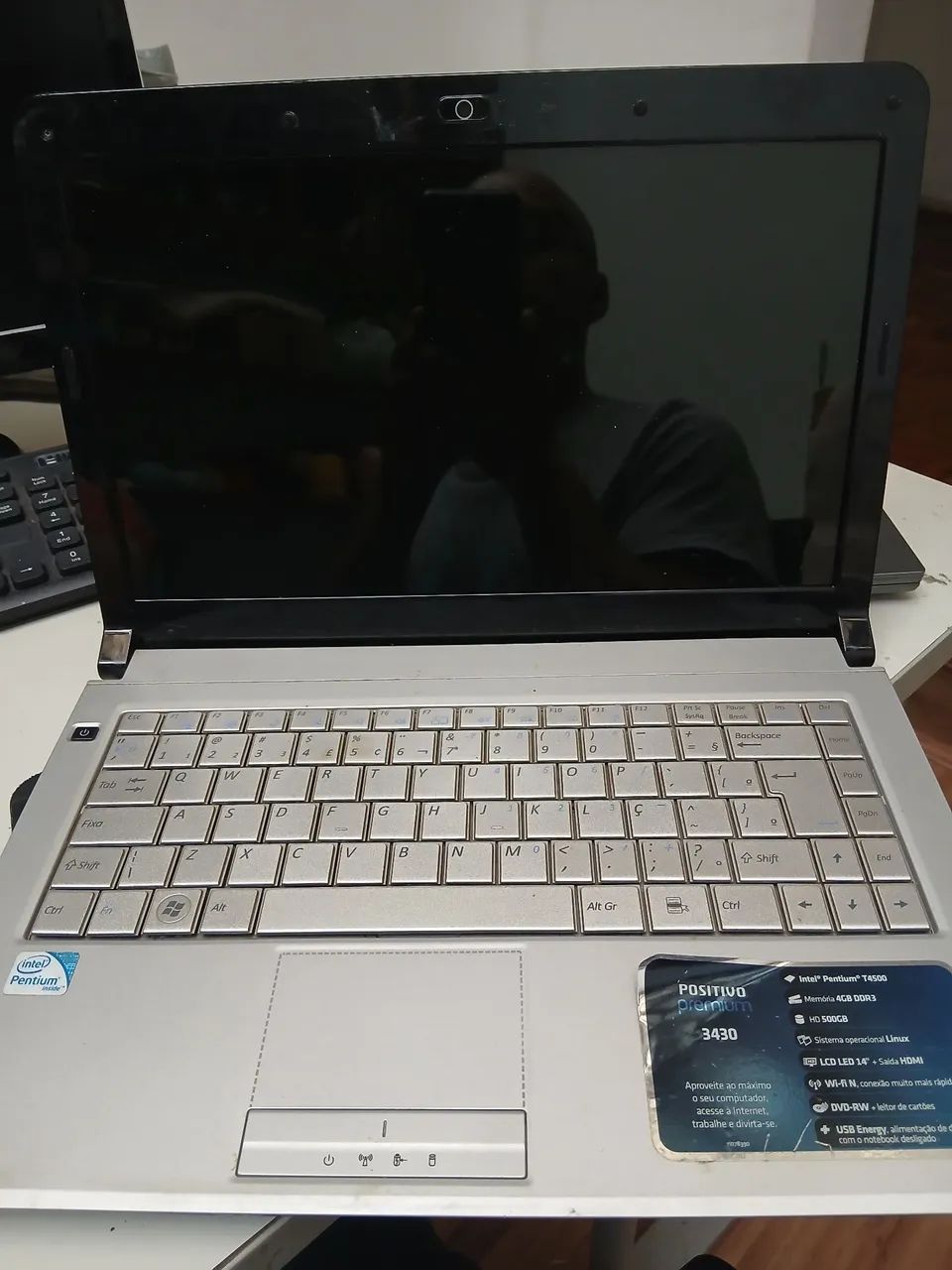 Notebook para retirada de peças.