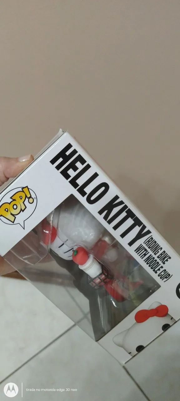 Funko POP Hello Kitty andando de bicicleta com copo de Noodle  - Foto 3