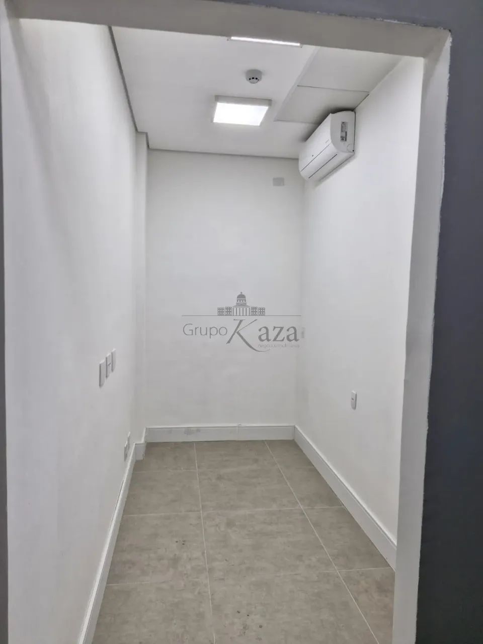 Sala Comercial - Edifício Comercial Portal Nove - Jardim Apolo I - 50,40m².