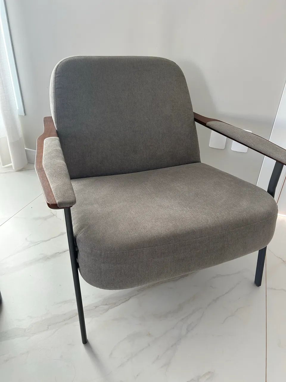 Poltrona contemporânea 