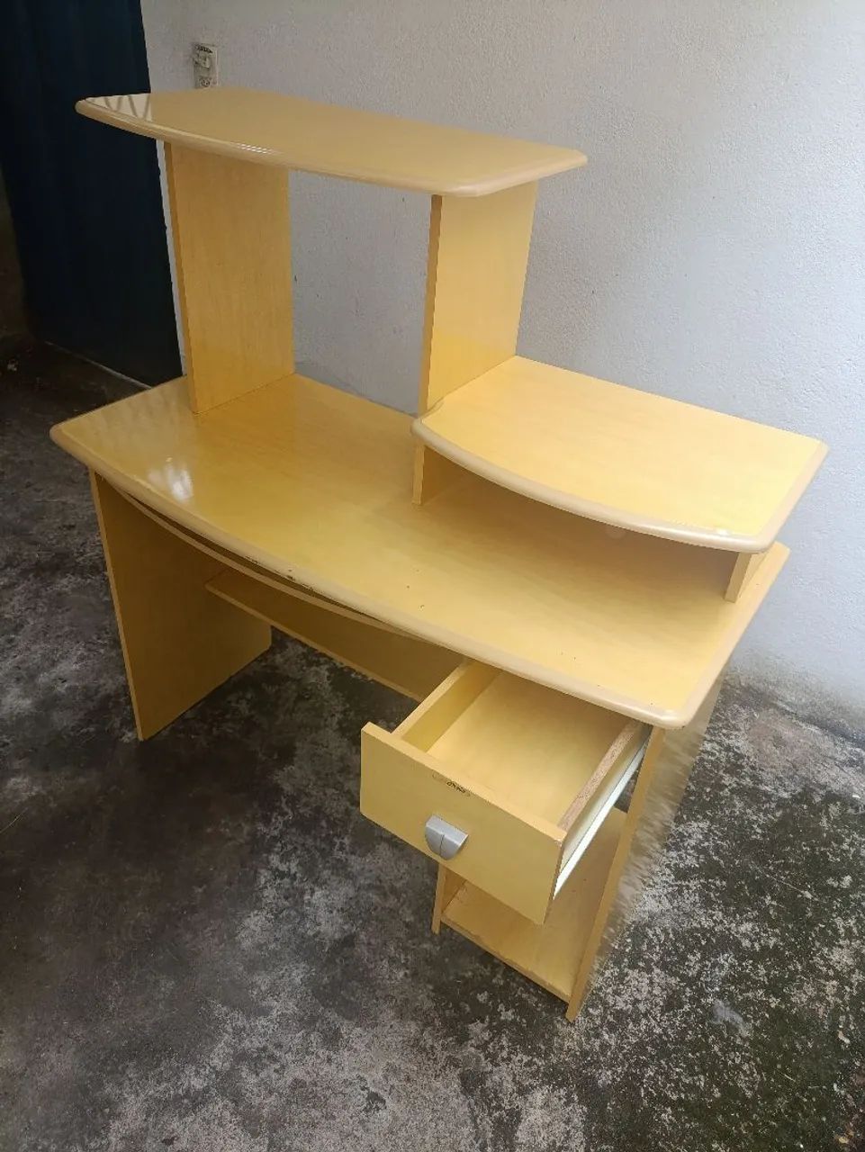 Mesa para computador/Escrivaninha com gaveta e prateleiras - Foto 5