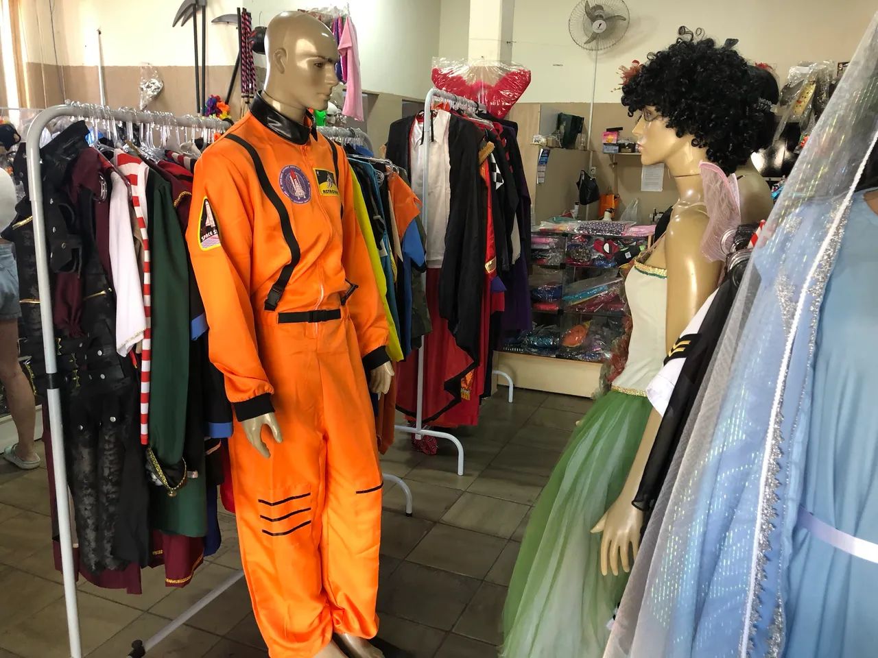 Oportunidade de negócio Vendo loja de Fantasia e acessórios - Foto 2