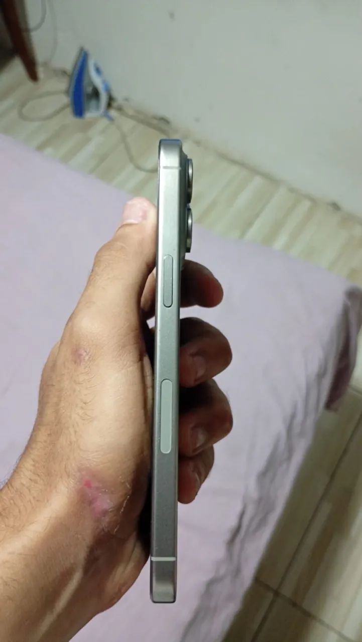 Vendo iPhone 15 pro max zero chip virtual  - Foto 4