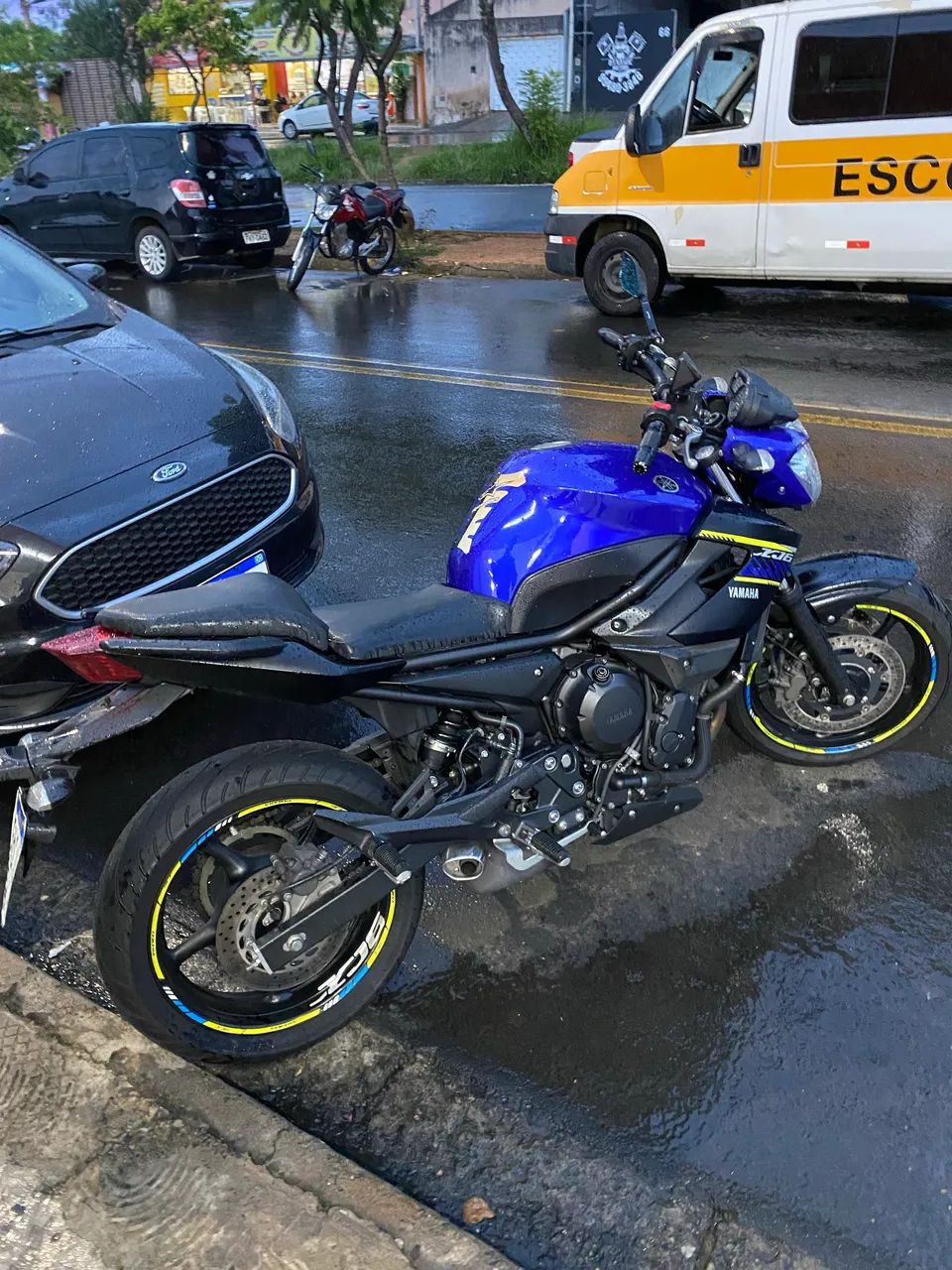YAMAHA XJ6 2019 - Foto 4
