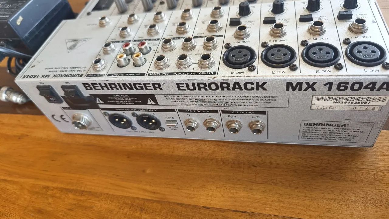 Mesa de Som Behringer Eurorack Mx1604a Mixer 220v ( 12 Canais ) - Foto 4