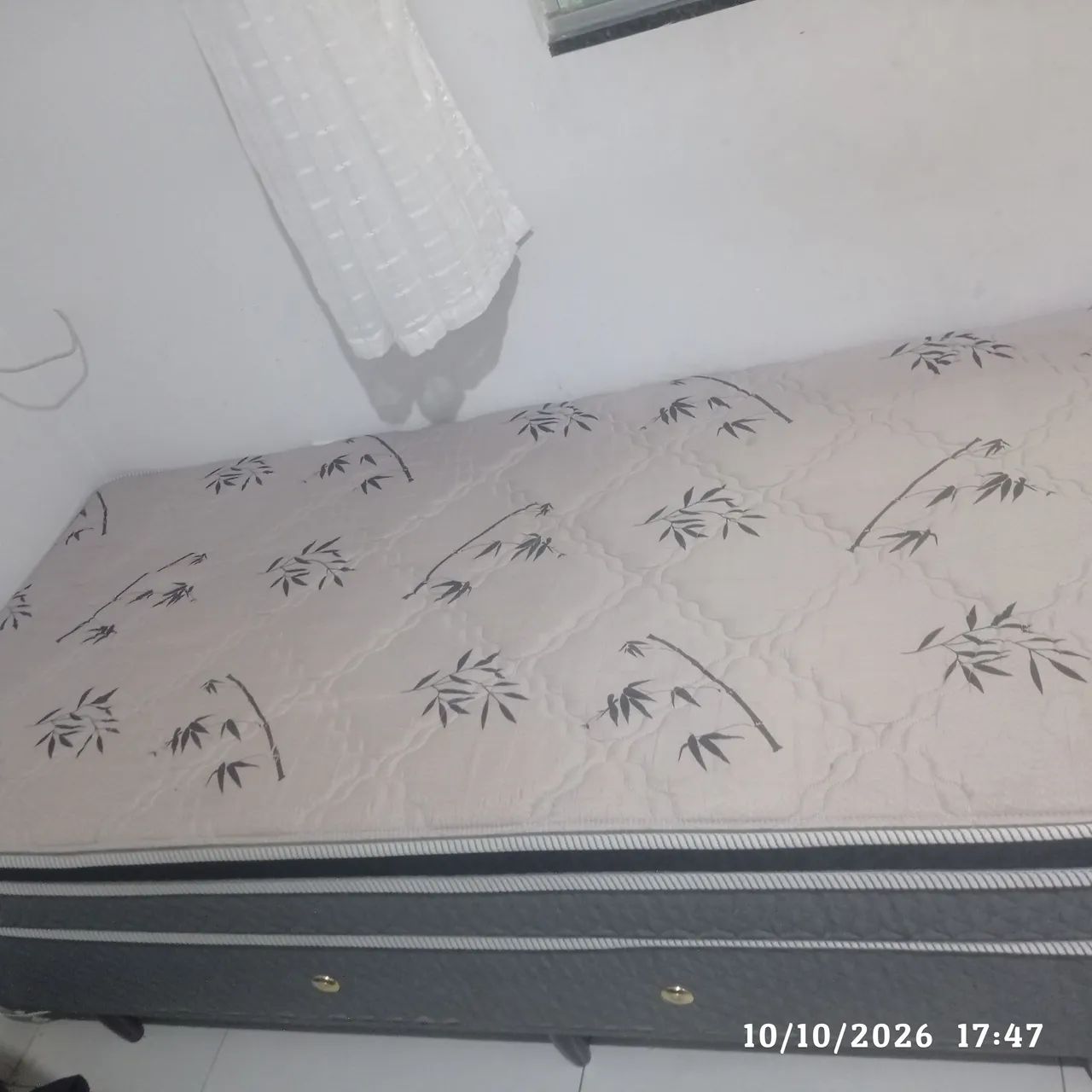 Vendo cama de solteiro  - Foto 2