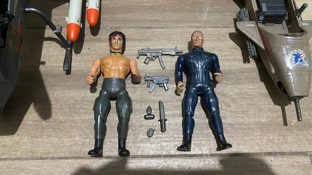 Lote bonecos e veículos - Rambo (Glasslite, anos 80) - Foto 2