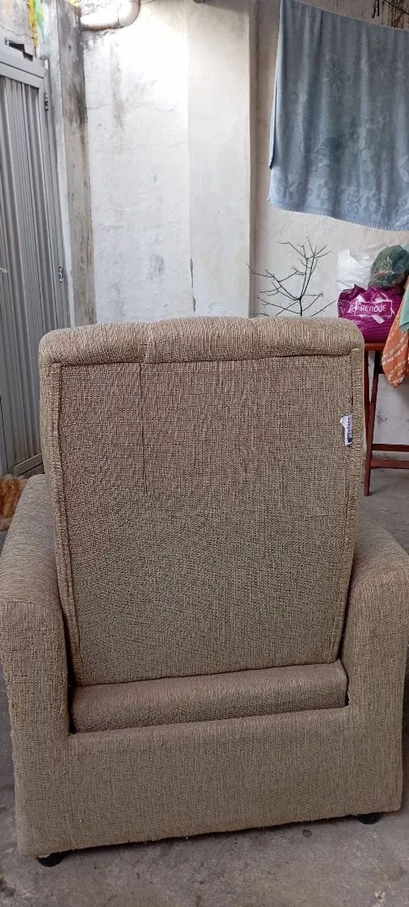 Vendo poltrona confortável semi nova  - Foto 4