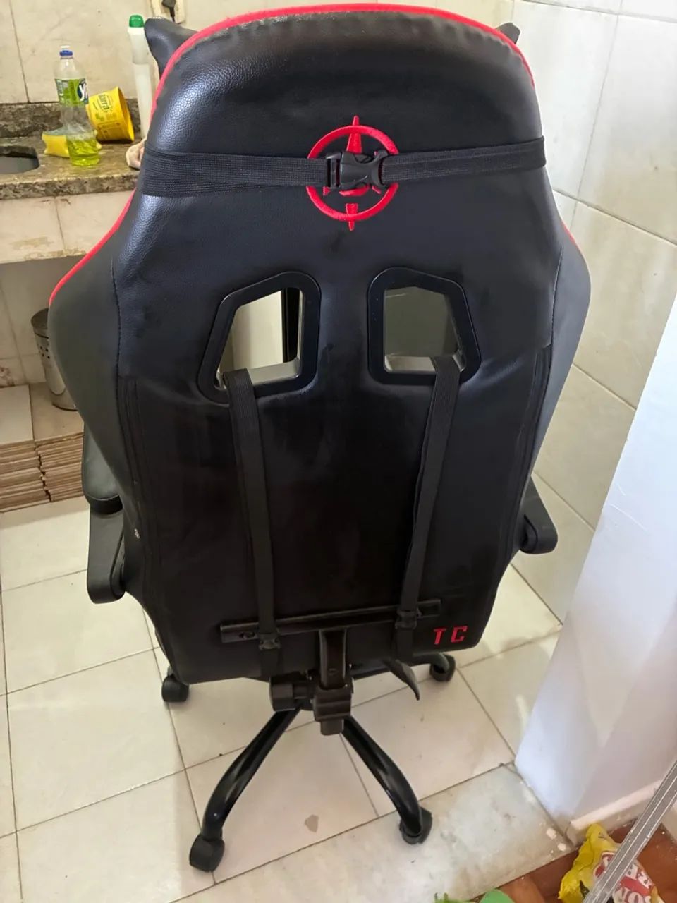  Cadeira Gamer HERON Preta e Vermelha - Conservada - Foto 3