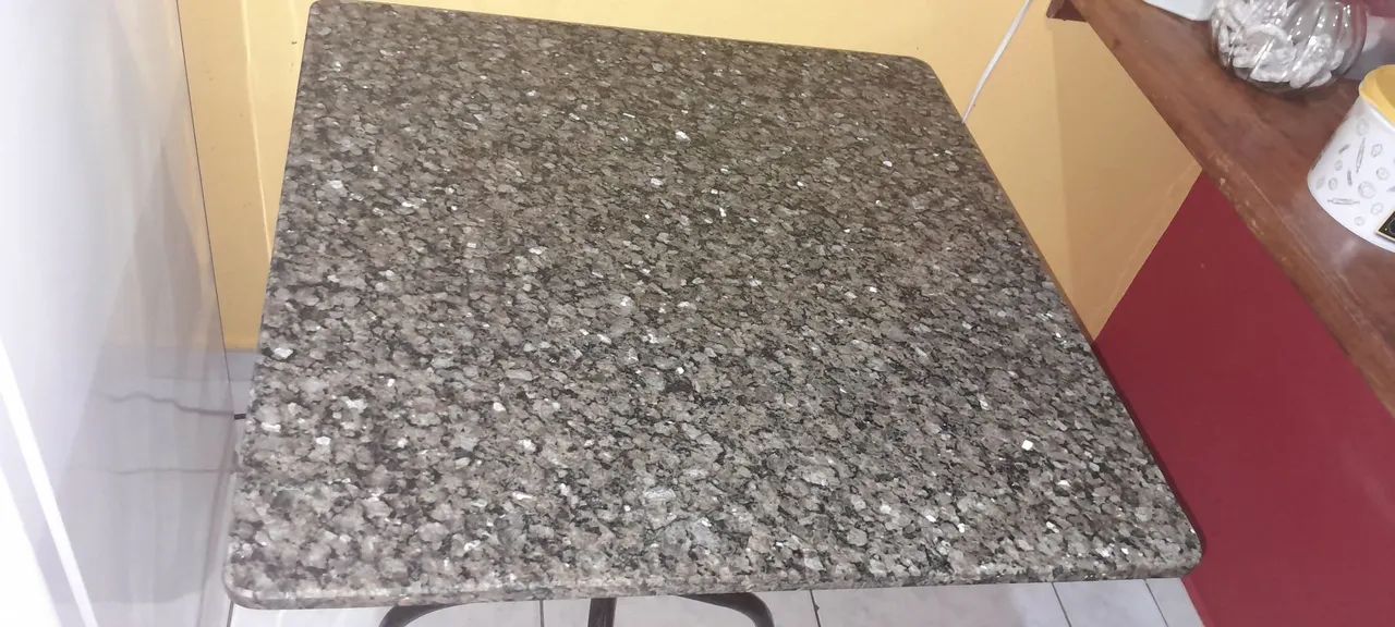 Mesa mármore de 4 cadeiras