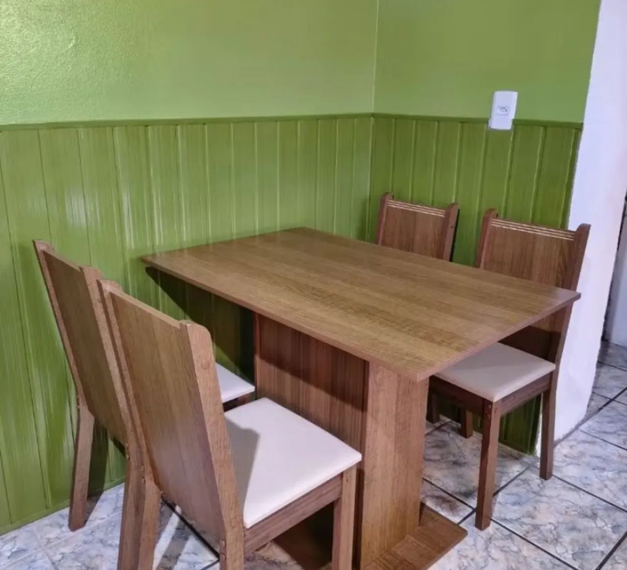 Mesa 4 cadeiras 