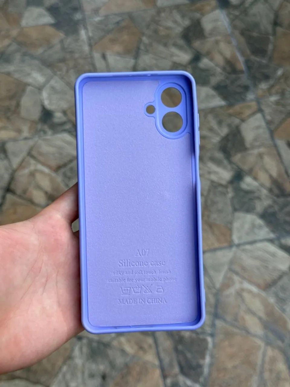 Duas Capinhas Novas: iPhone 11 (Antichoque) e Galaxy A07 (Silicone) - Foto 2