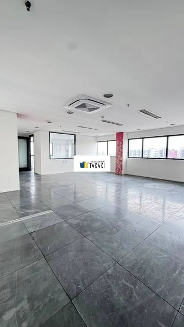 Conjunto comercial, próximo ao metrô São Judas