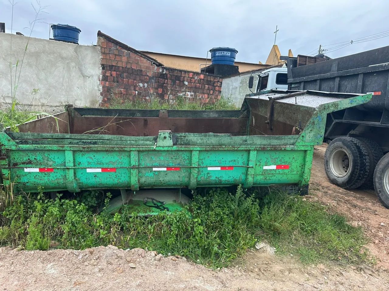 Basculante para caminhão toco ou mercedinha - Foto 2