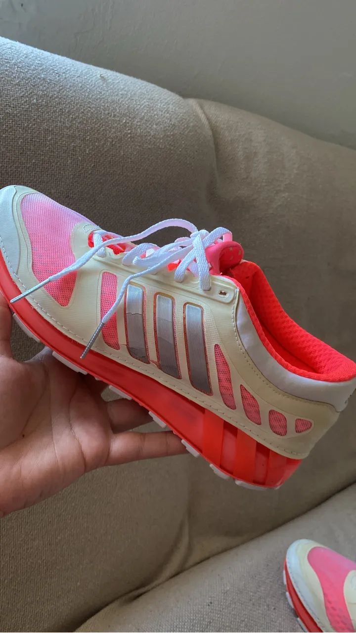 Tênis adidas