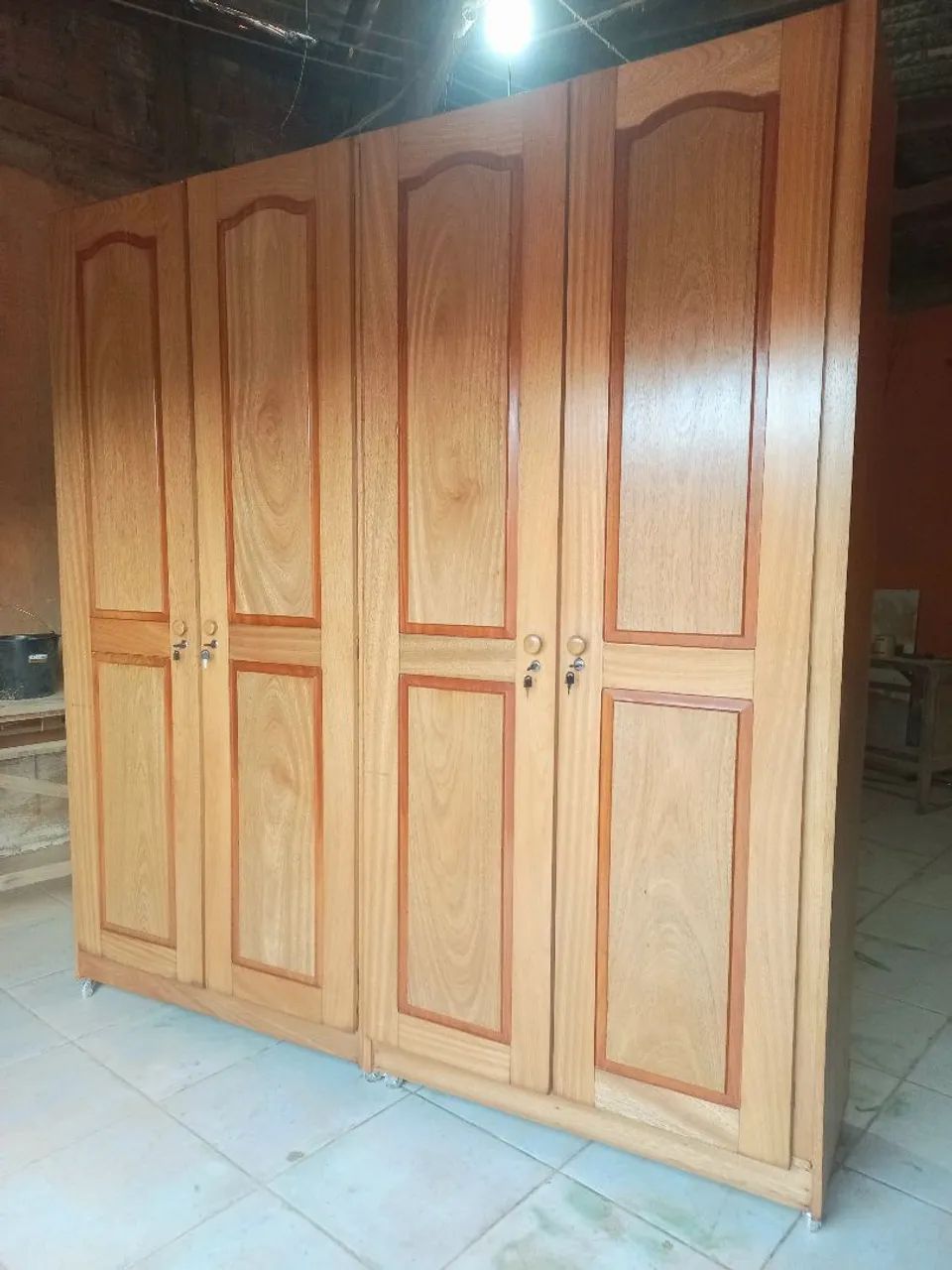 Vendo um guarda roupa de casal em madeira  - Foto 2