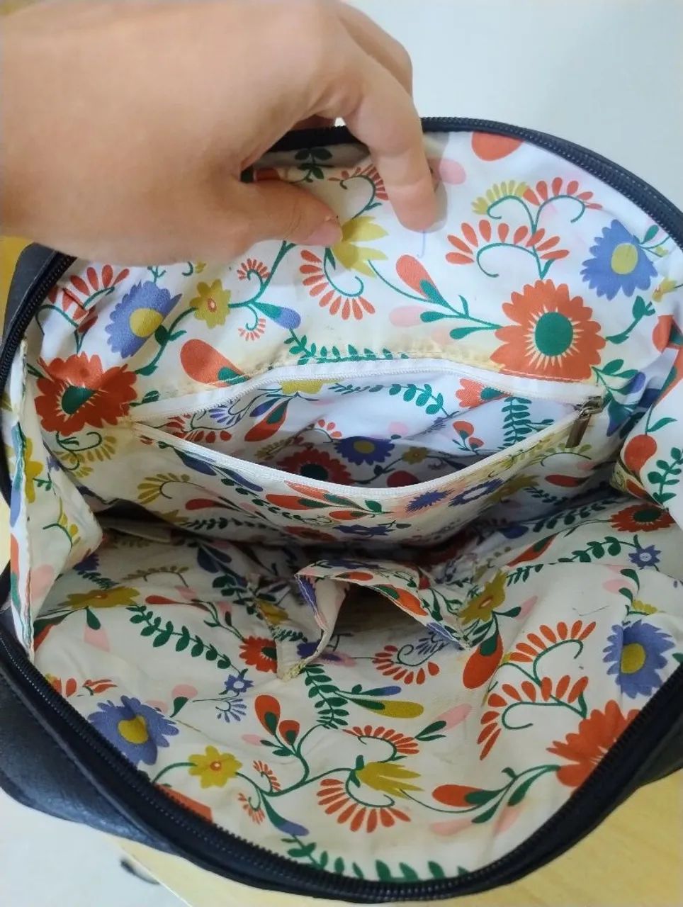 Bolsa preta em couro. - Foto 3