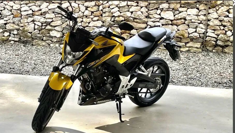 CB300F  - Foto 2