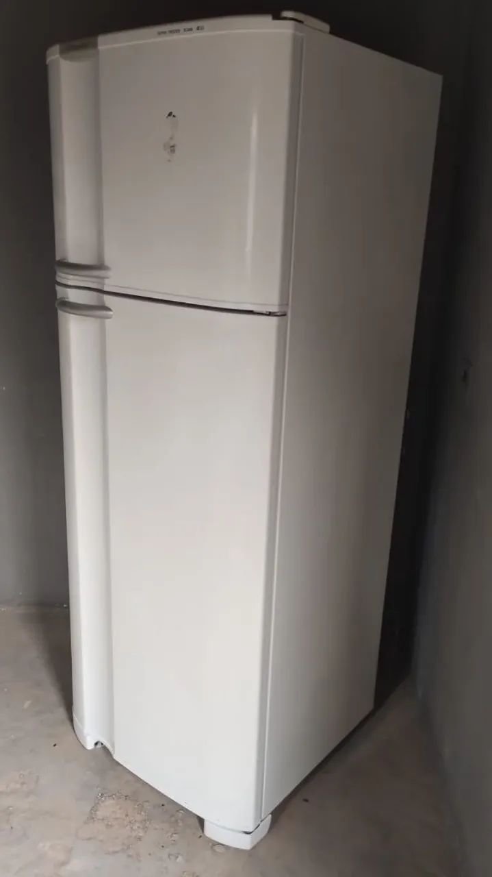 GELADEIRA 