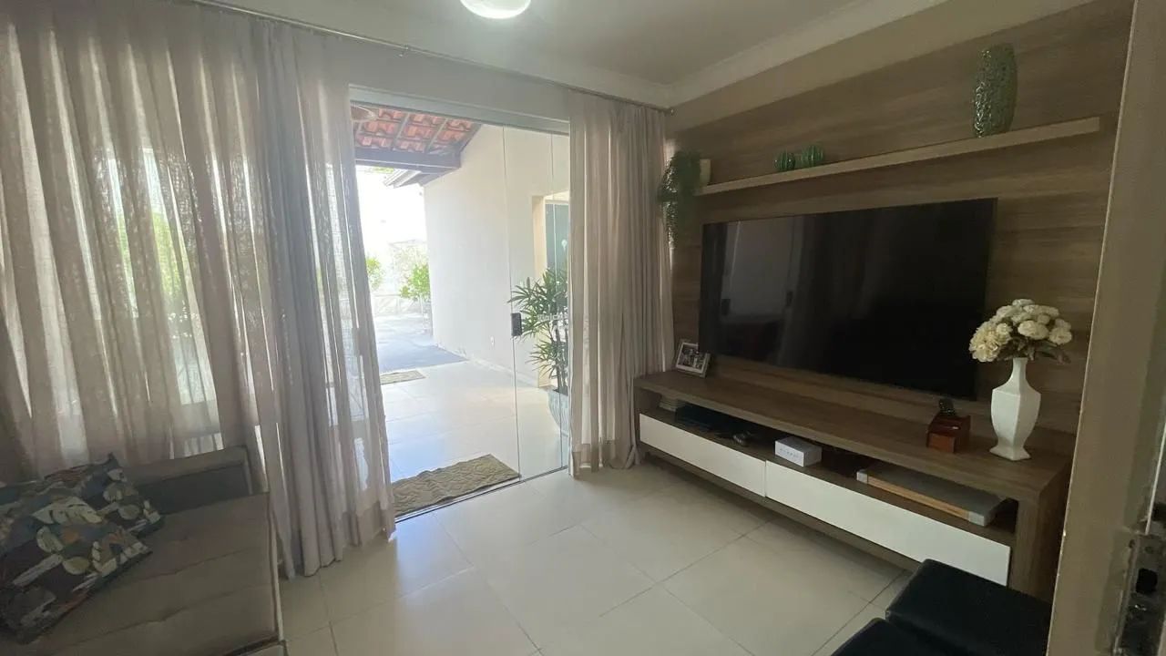 Excelente casa próximo do centro com 4/4 e 350m2 - Foto 2