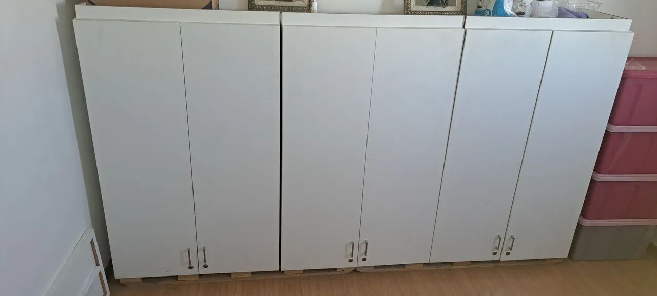 Armário planejado  branco em MDF