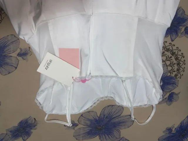 Vestido branco rodado da marca Singular. - Foto 2