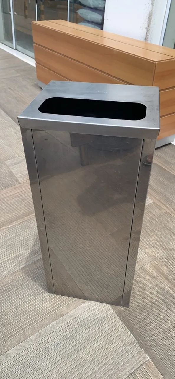 lixeira de inox 