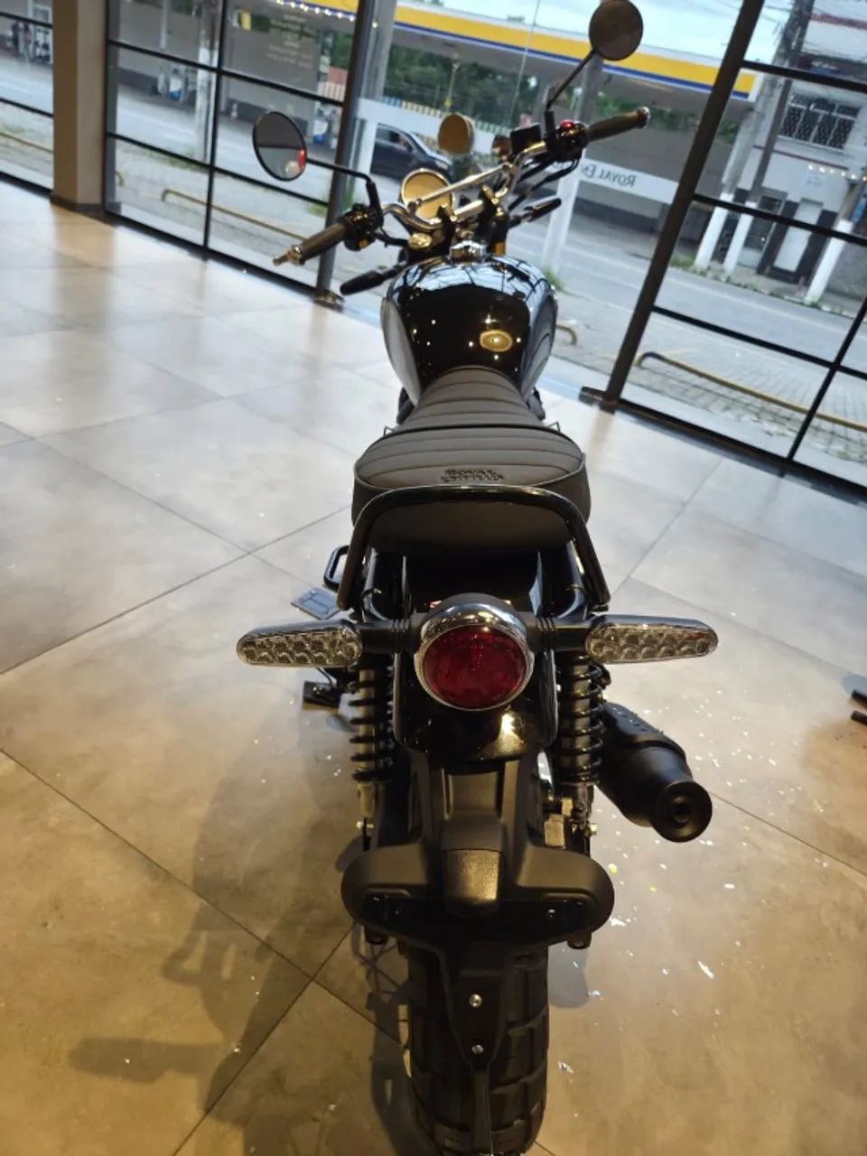 AM -INTERCEPTOR BEAR 650cc GOLDEN SHADOW - Foto 5