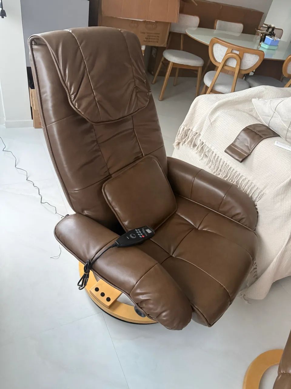 POLTRONA - Cadeira do papai com massagem e puf