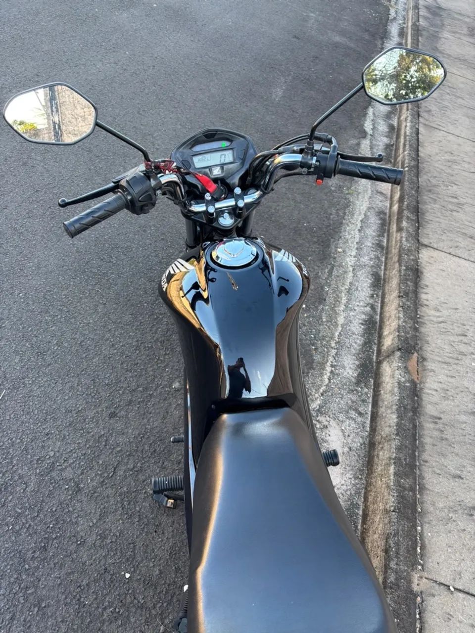 Vendo CG 150 2015