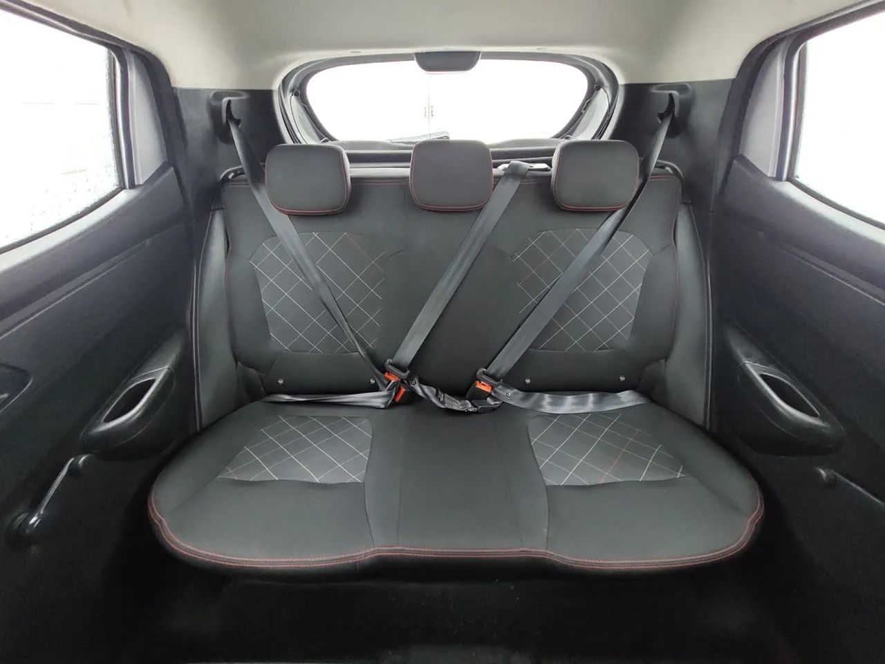 Renault Kwid 1.0 Zen, foto 18 de 18