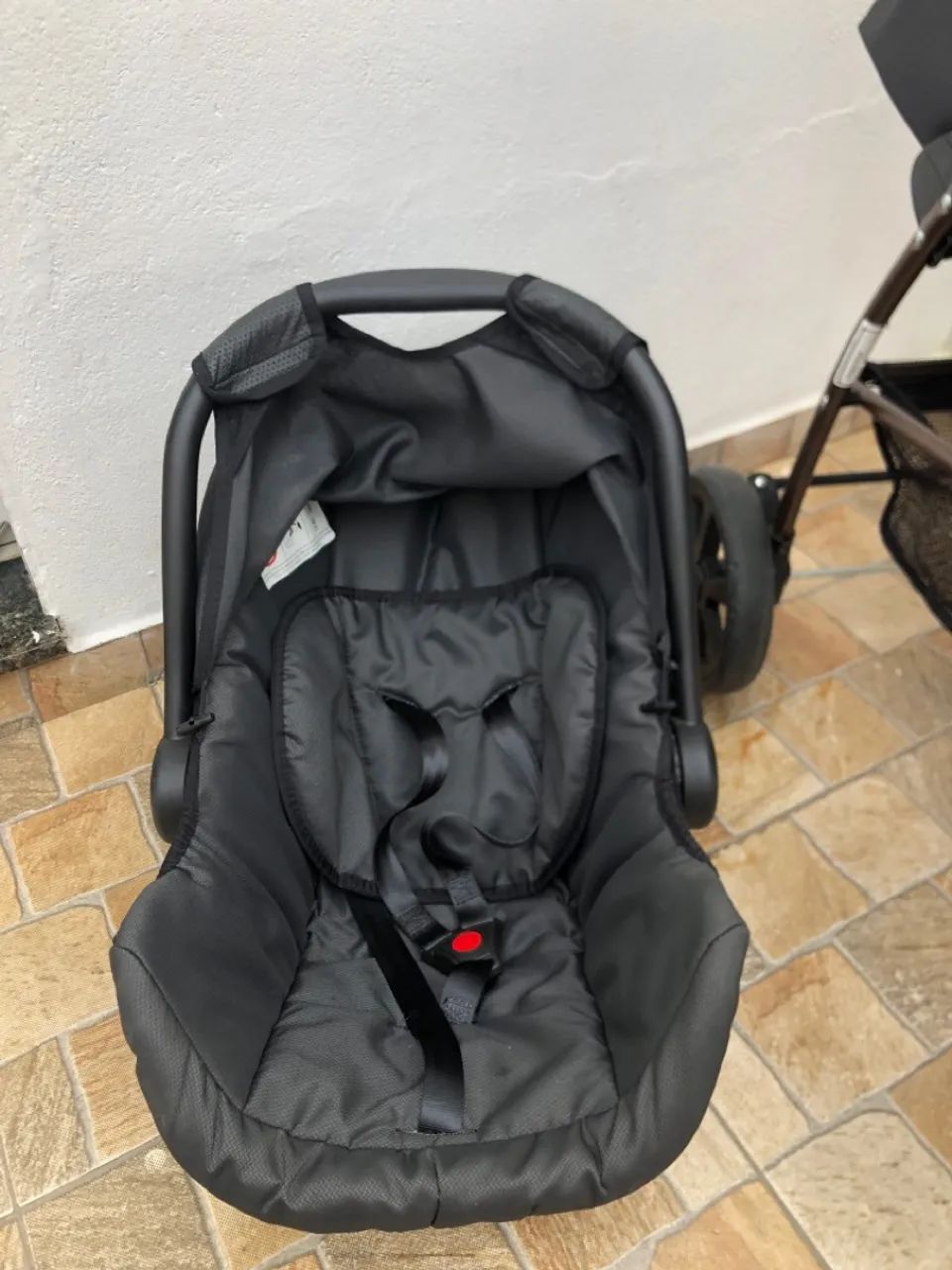 Vende-se carrinho e bebê conforto. - Foto 2