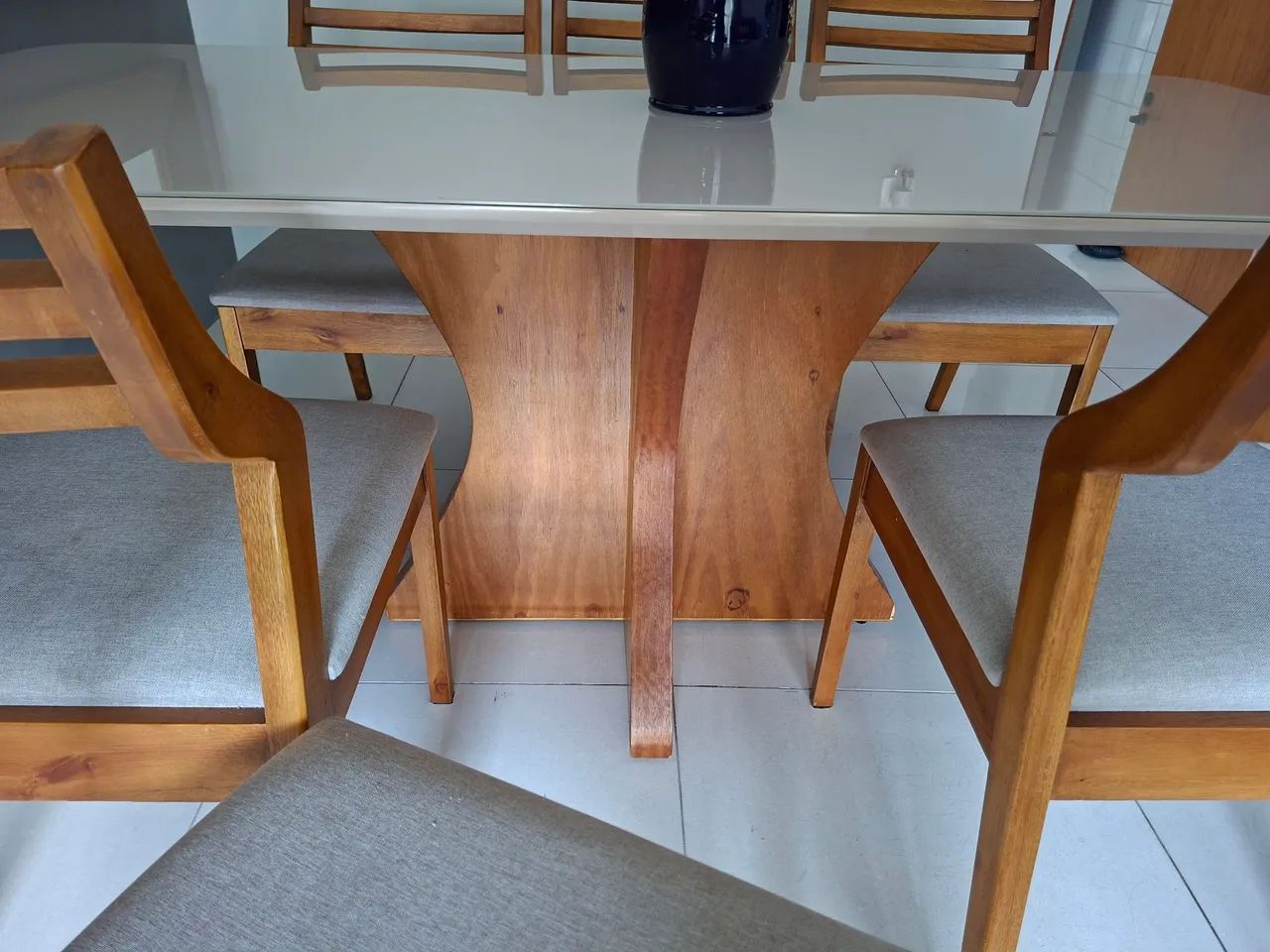 Vendo mesa com 6 cadeiras  - Foto 3